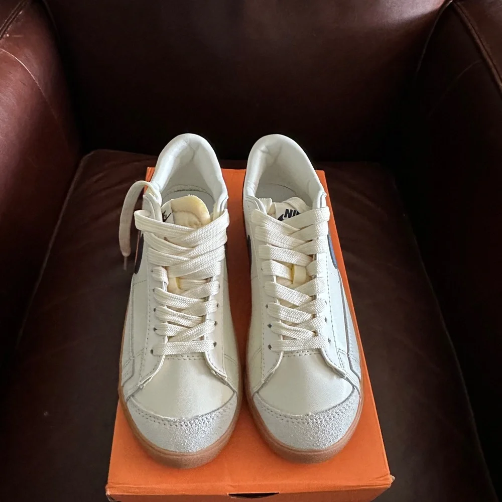 Nike Blazer White Blue Swoosh Gum Sole 6 - Picture 5 of 9